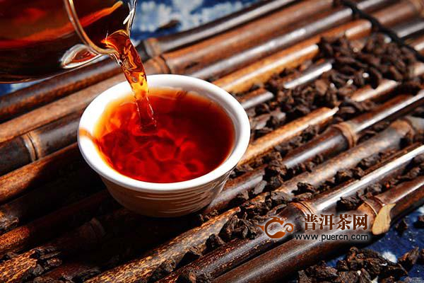 黑茶的功效,中年人喝黑茶4大功效!