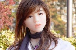 蜷缩在泡沫里的机器人，最后一次展望它的未来